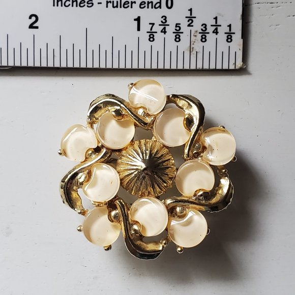 VINTAGE BROOCH PIN Round With Cream color accents - Picture 2 of 4